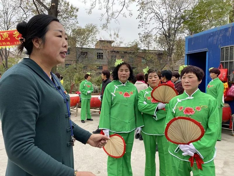 道湛社区文艺领头人“常大脚”